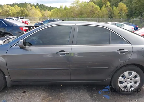 2010 Toyota Camry Le z USA, uszkodzony, nr VIN 4T4BF3EK2AR003318